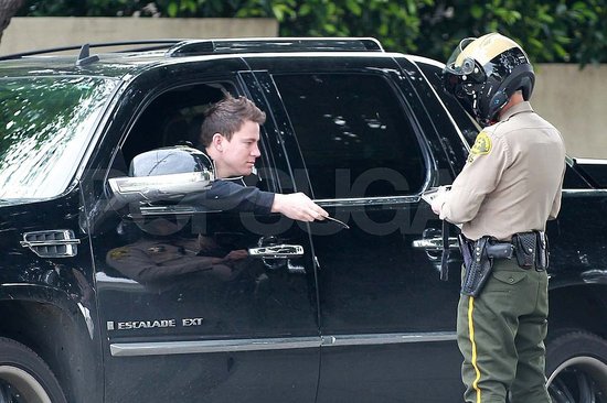 Pictures-Channing-Tatum-Being-Pulled-Over-Cop-Getting-Traffic-Ticket