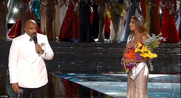 2FB34D2F00000578-3383756-On_December_20_Miss_Universe_host_Steve_Harvey_left_accidentally-a-26_1451913391718