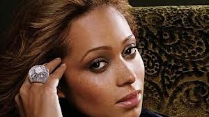 Tamia collaborating with Cricket Wireless for a cause