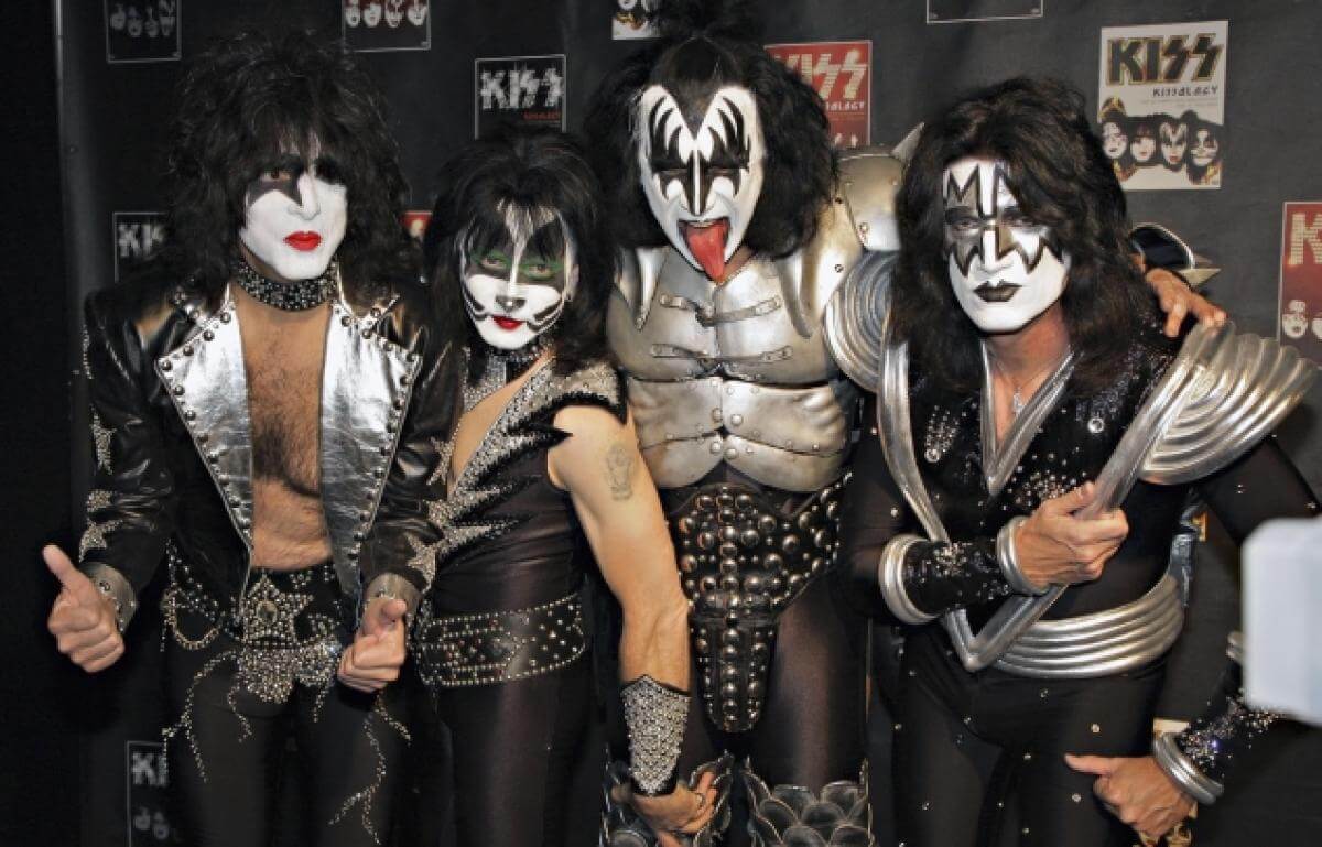 KISS – 2014 ROCK AND ROLL HALL OF FAME INDUCTEES CELEBRATE 40 YEARS OF ROCK AND ROLL WITH LIMITED RELEASE