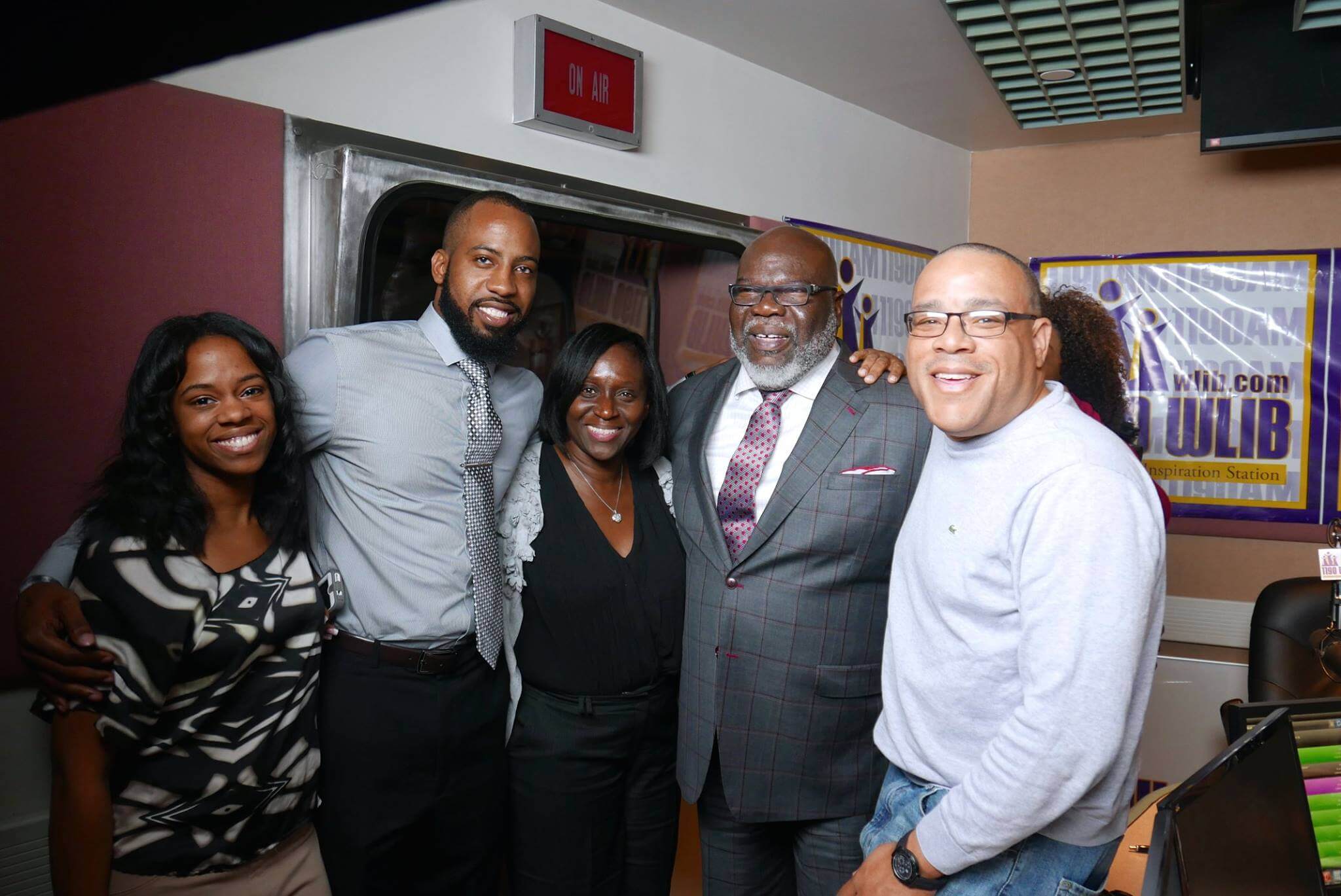 TD Jakes Visits WLIB