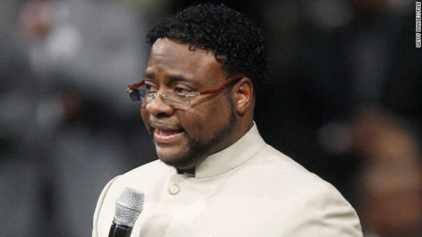 111204041502-bishop-eddie-long-2010-story-top