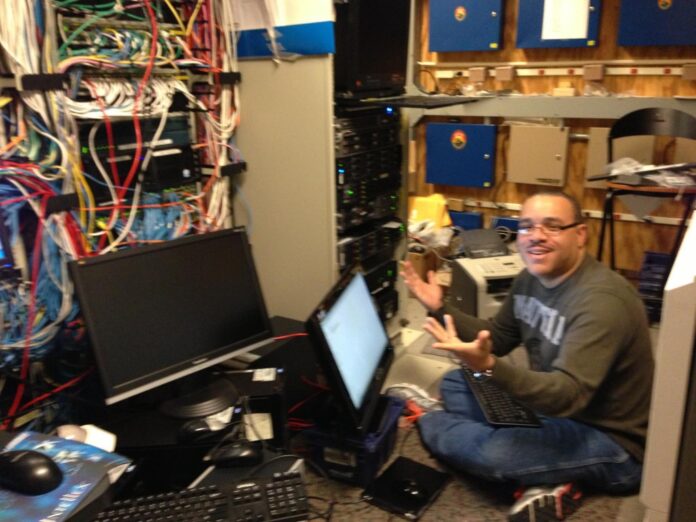 621347_10152239300015494_1530149047_o-1024x768-5