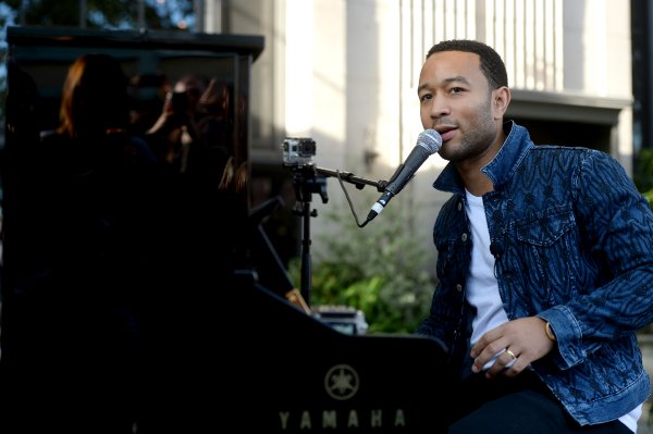 Crackle Launches Original Concert Series “Playing It Forward” with Surprise Street Performance John Legend