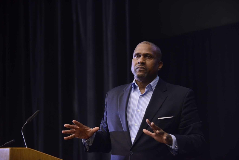 Tavis Smiley has a Compelling Conversation with Bunker Hill Community College