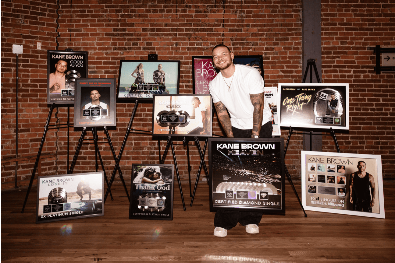 Kane Brown: Diamond Single & Humanitarian Award